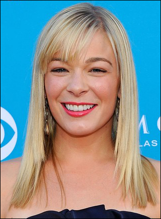 LeAnn Rimes's Layered Hairstyle with Bangs at 2010 ACM Awards